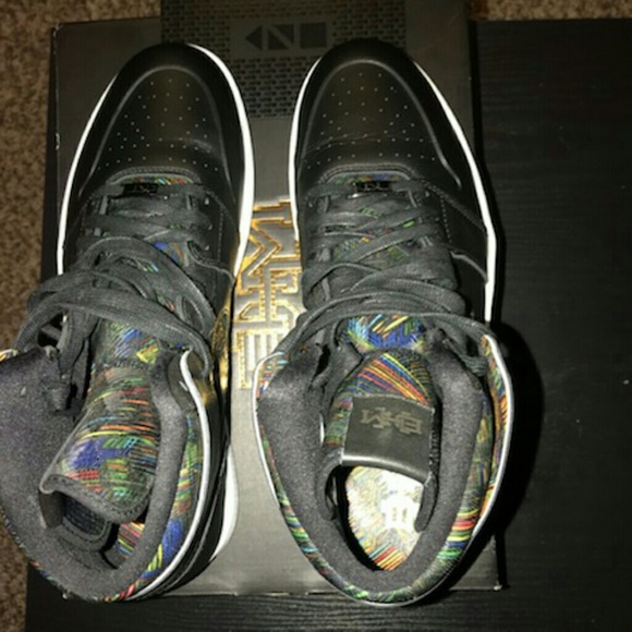 Air Jordan Retro 1 - Picture 3 of 8